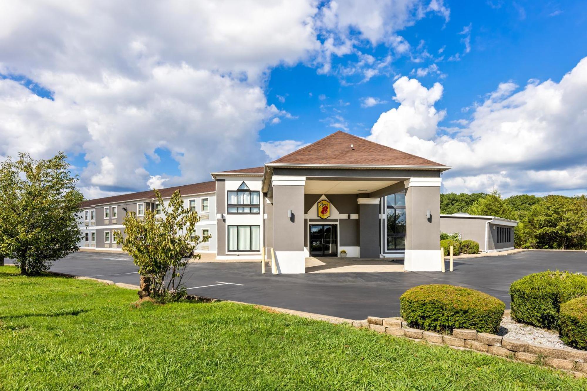 Super 8 By Wyndham Dickson Hotell Eksteriør bilde