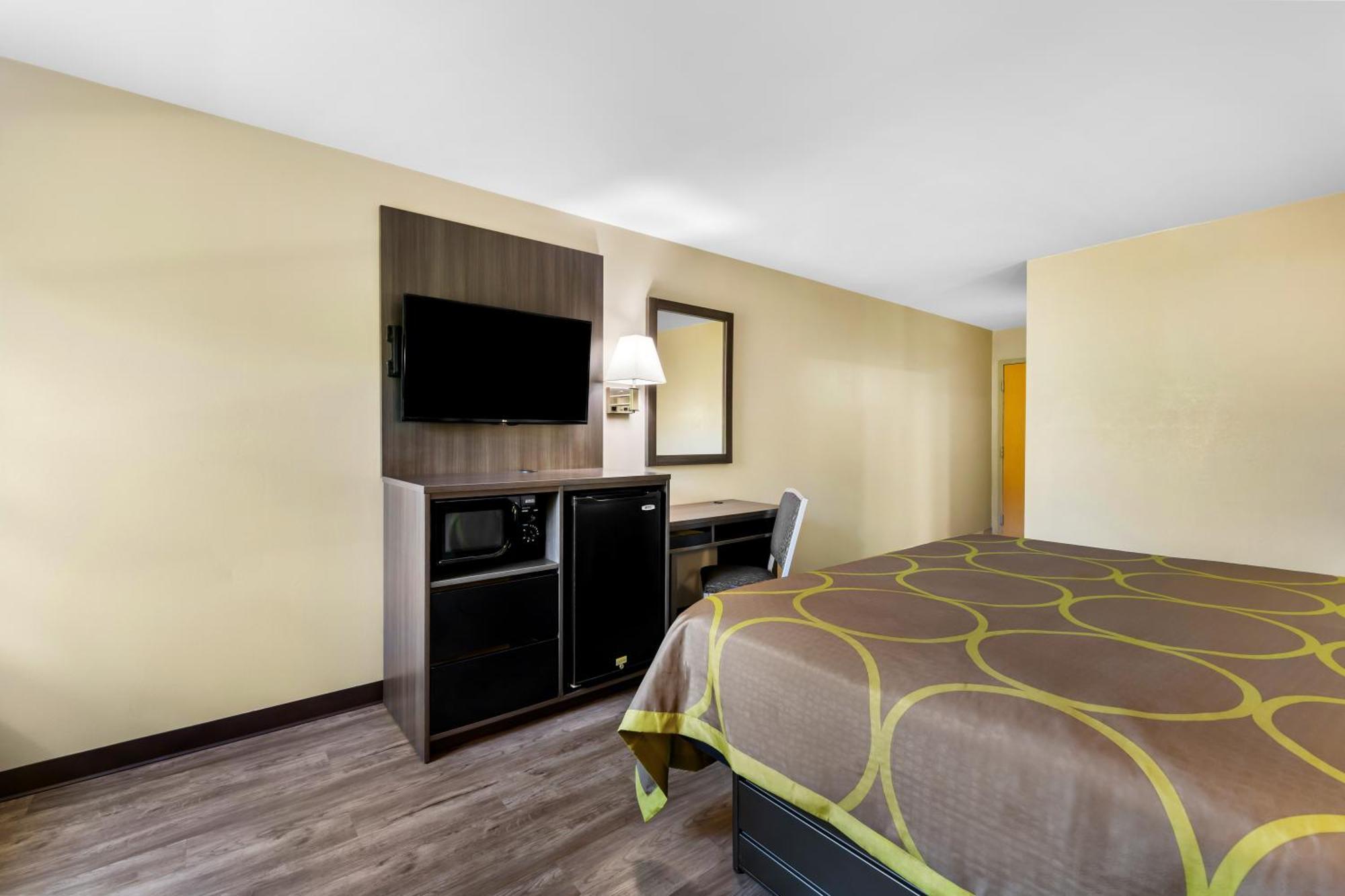Super 8 By Wyndham Dickson Hotell Eksteriør bilde