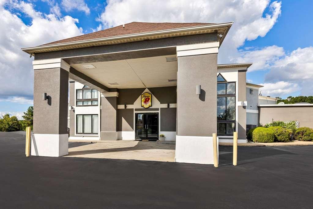 Super 8 By Wyndham Dickson Hotell Eksteriør bilde